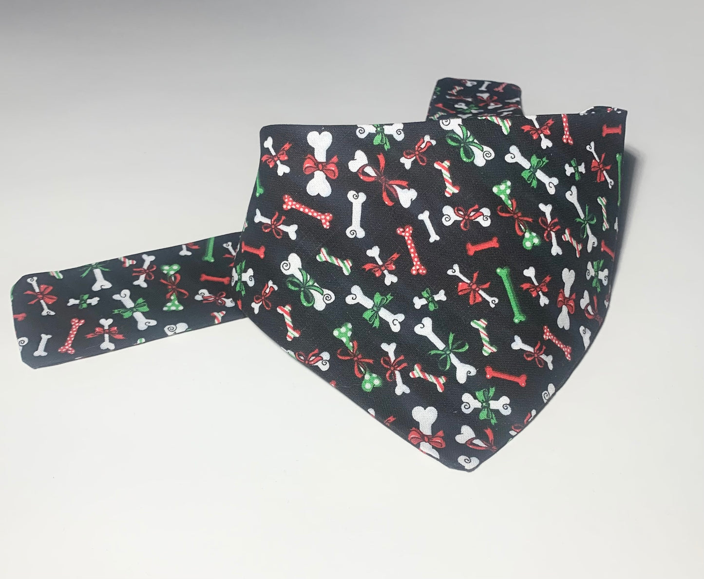 tie around the neck christmas bandana for dogs and big cats