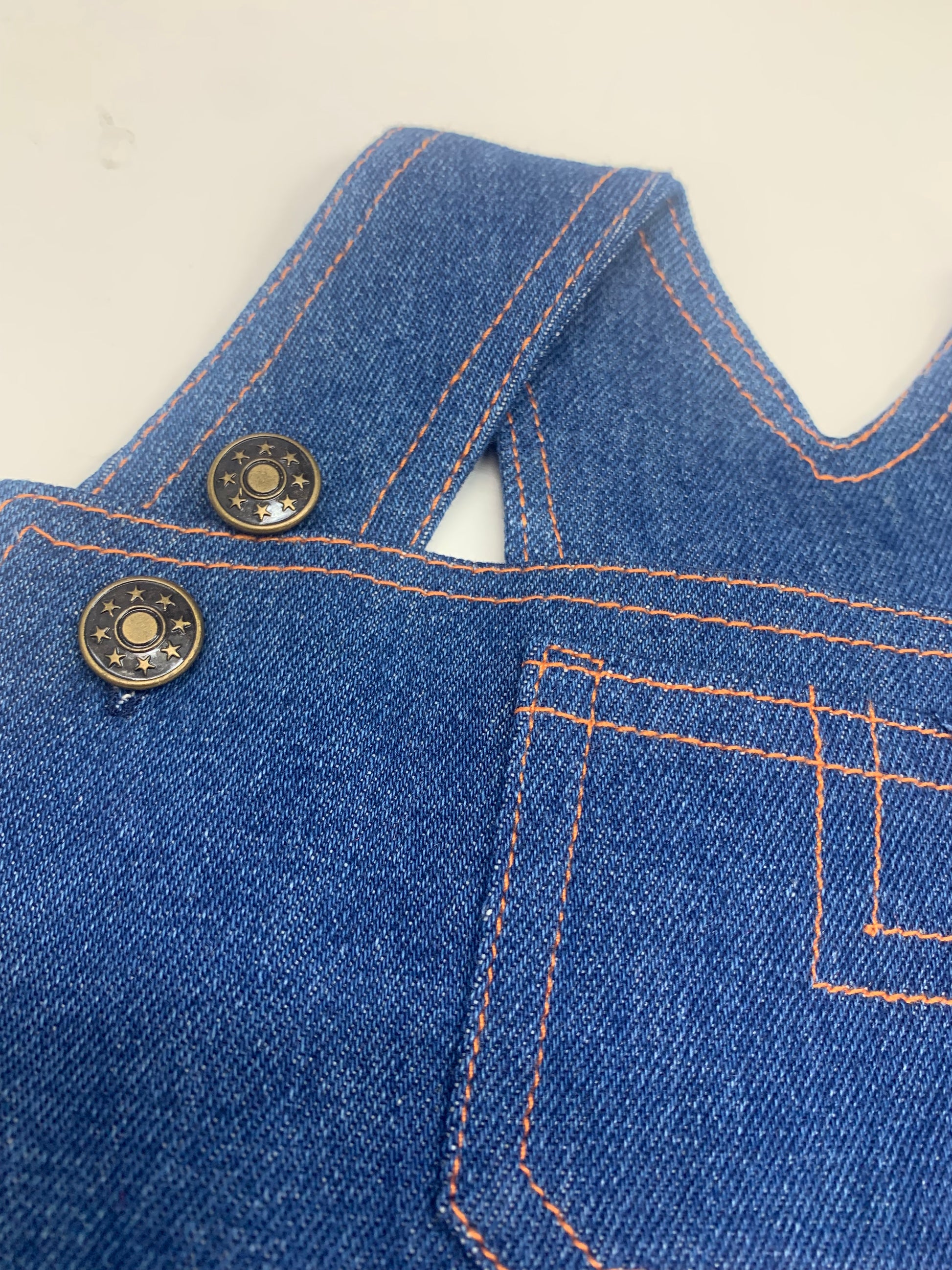 Dog dress. Overall denim with real buttons